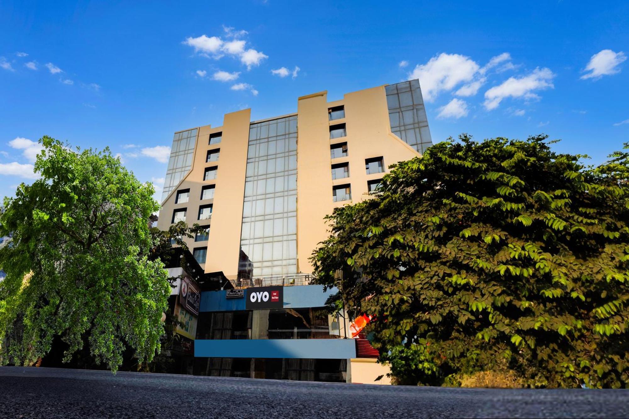 Hotel O Neek Palace أحمد أباد المظهر الخارجي الصورة