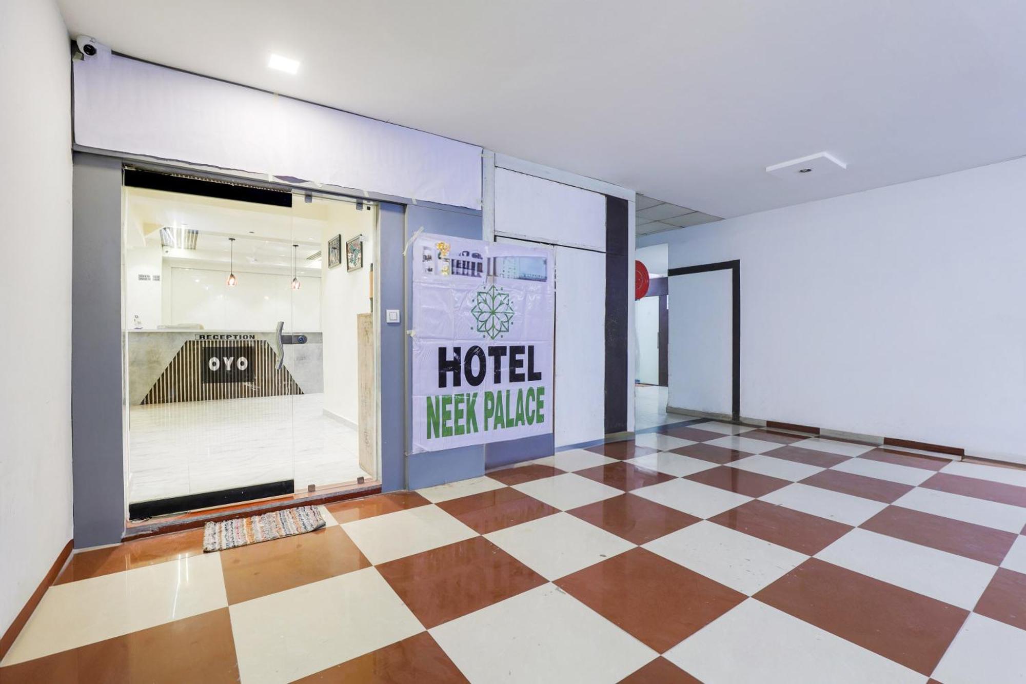 Hotel O Neek Palace أحمد أباد المظهر الخارجي الصورة